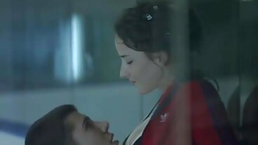 Nhỏ con massage sex hàn quốc điếm Chloe gets cô ấy màu hồng vớ stuffed